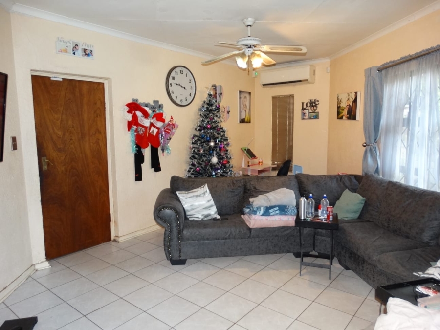 3 Bedroom Property for Sale in Geelhoutpark North West